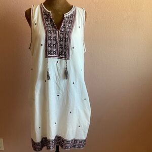 MADEWELL White Sleeveless Embroidered Tunic with Maroon Detailing